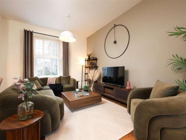 4 Bedroom Flat