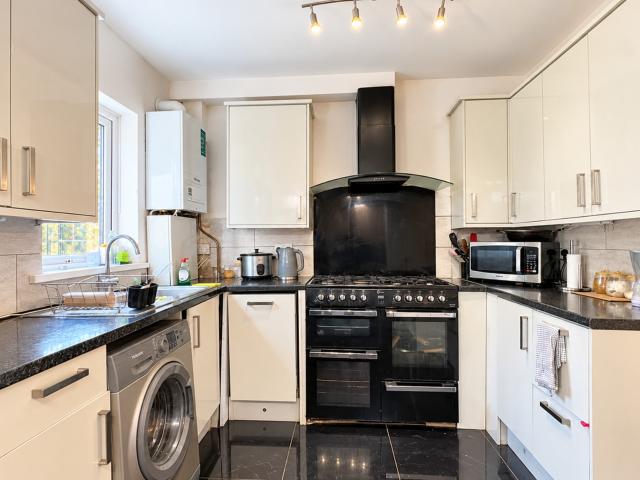 4 bedroom semi detached house to rent on Nursery Avenue, London