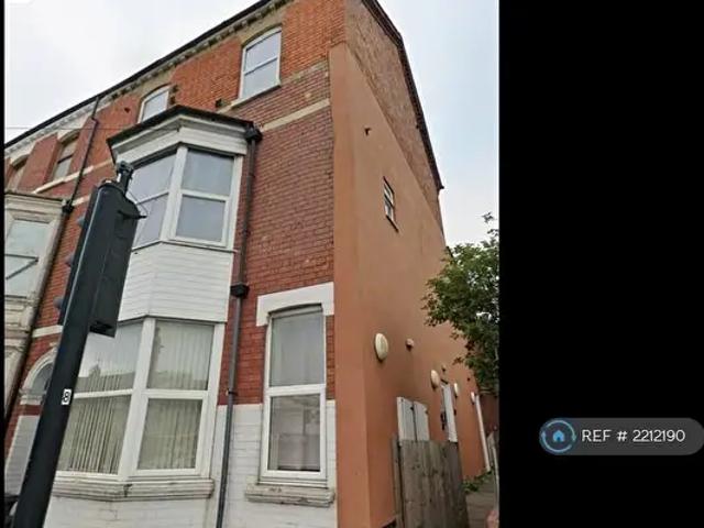4 Bedroom Flat To Rent In Weedon Road, Northampton, NN5