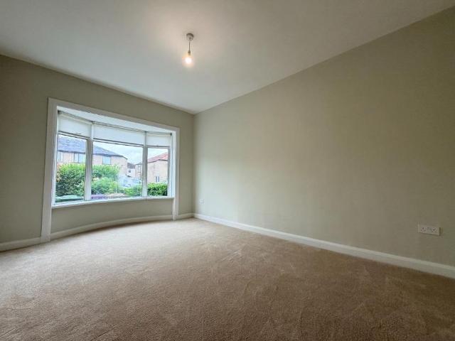4 bedroom flat to rent