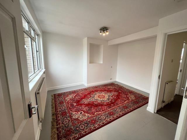 4 bedroom flat to rent