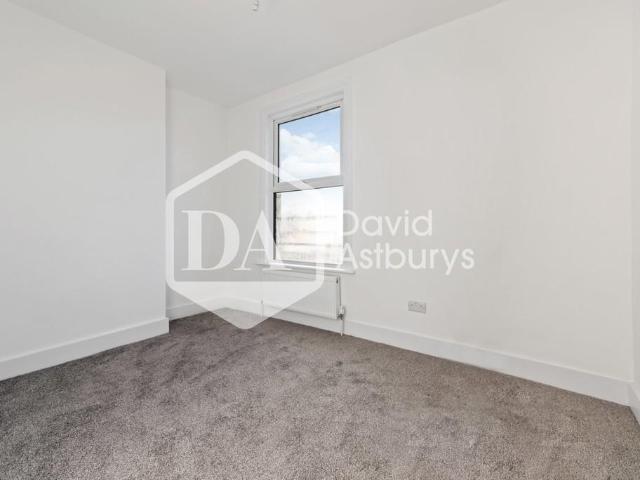 4 bedroom flat to rent