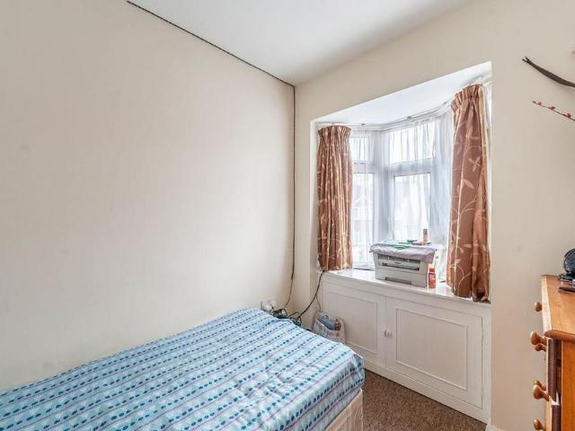 4 bedroom flat to rent