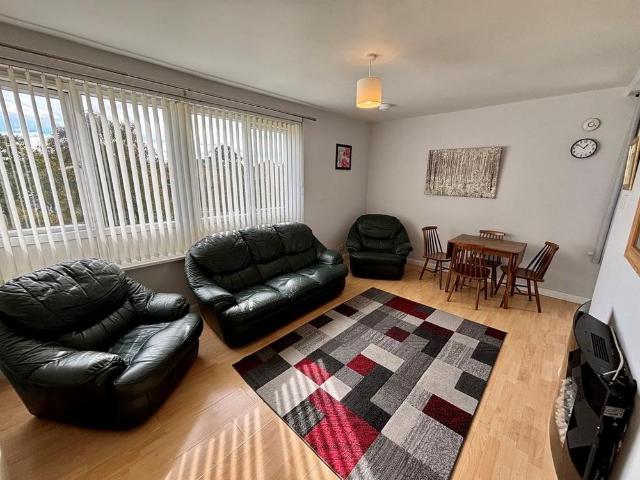 4 bedroom flat to rent