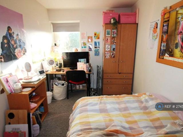 4 bedroom flat to rent