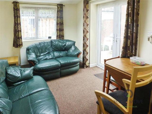 4 bedroom flat to rent