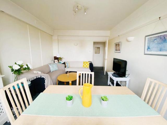 4 bedroom flat to rent