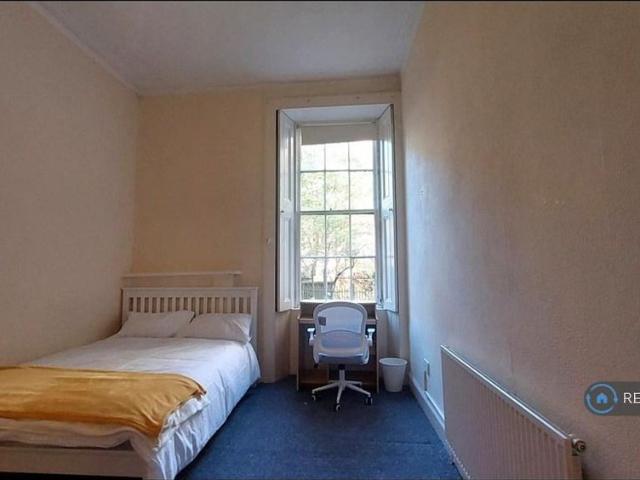 4 bedroom flat to rent