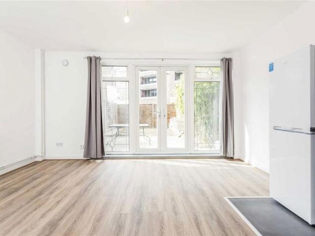4 bedroom flat to rent