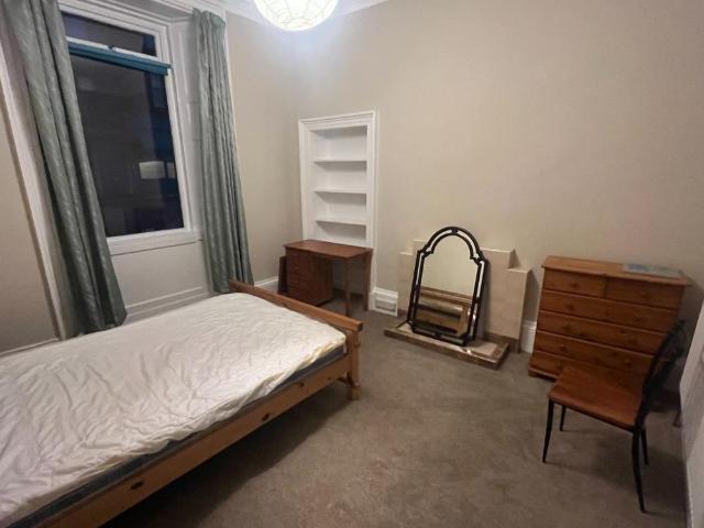 4 bedroom flat to rent