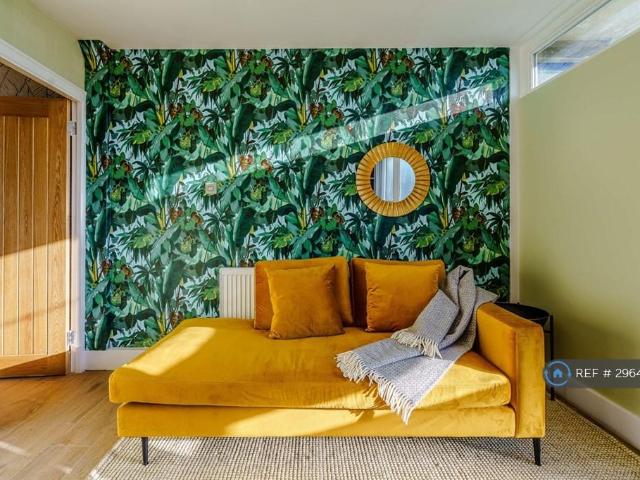 4 bedroom flat to rent