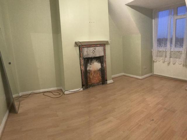 4 bedroom flat to rent