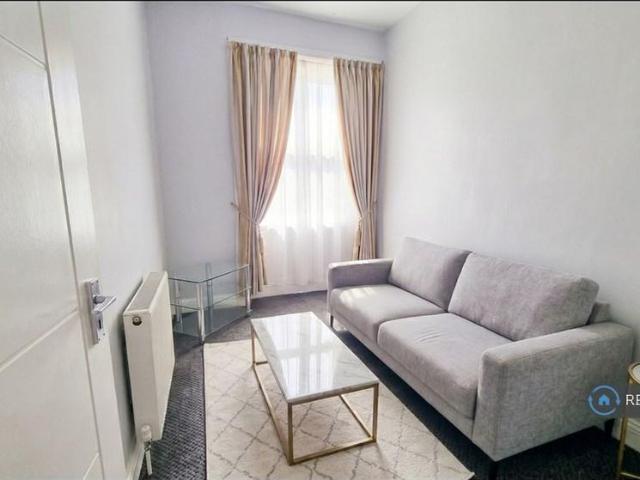 4 bedroom flat to rent