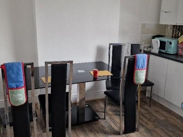 4 bedroom flat to rent