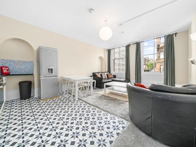 4 bedroom flat to rent
