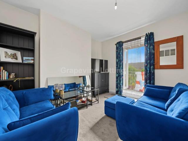 4 bedroom flat to rent