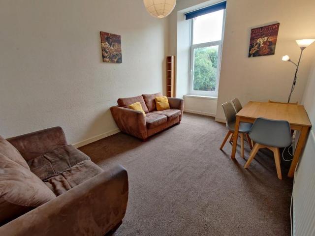 4 bedroom flat to rent