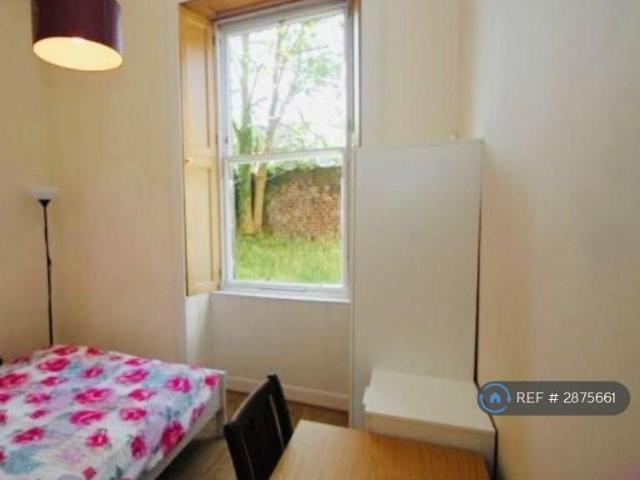 4 bedroom flat to rent