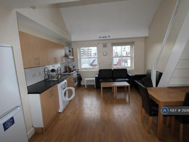 4 bedroom flat to rent