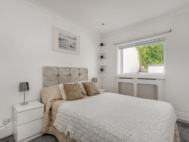 4 bedroom flat to rent