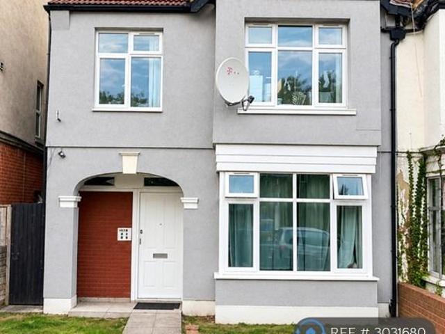 4 bedroom flat to rent