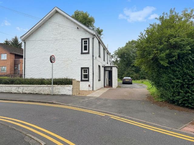 4 bedroom flat to rent