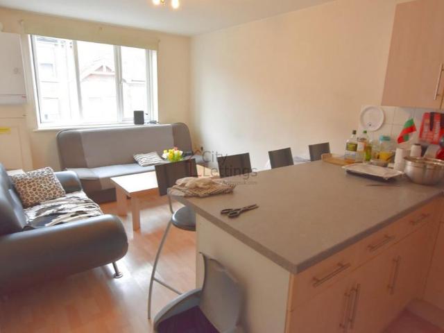 4 bedroom flat to rent