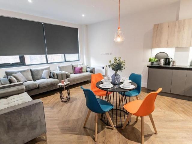 4 bedroom flat to rent