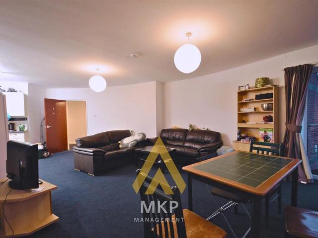 4 bedroom flat to rent