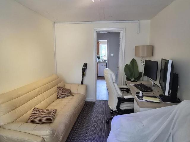 4 bedroom flat to rent