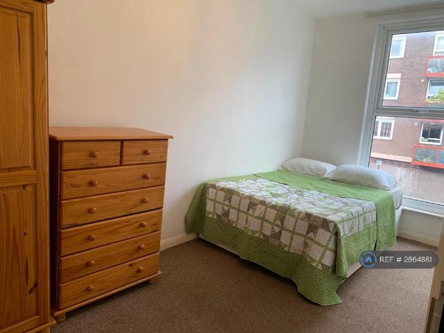 4 bedroom flat to rent