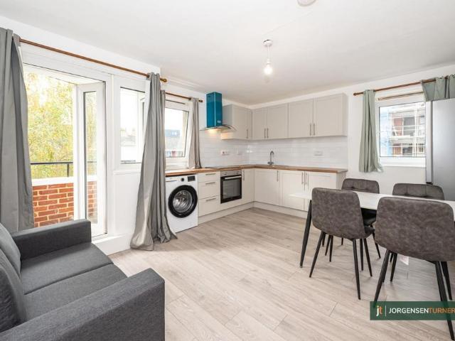 4 bedroom flat to rent