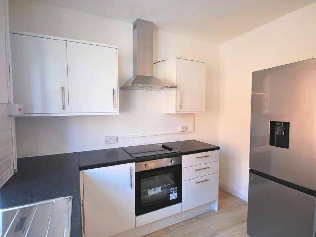 4 bedroom flat to rent