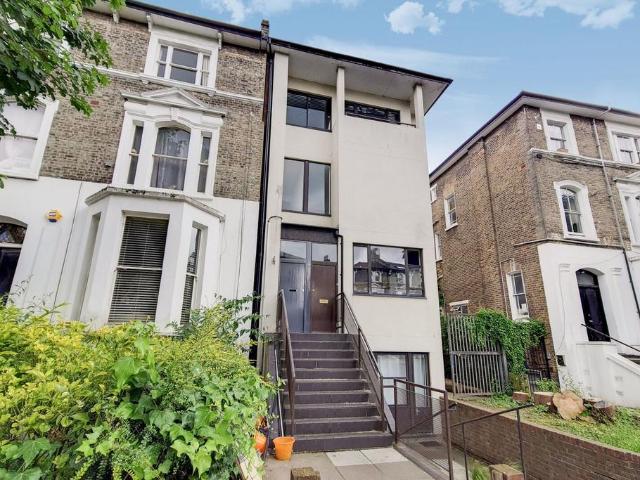 4 bedroom flat to rent