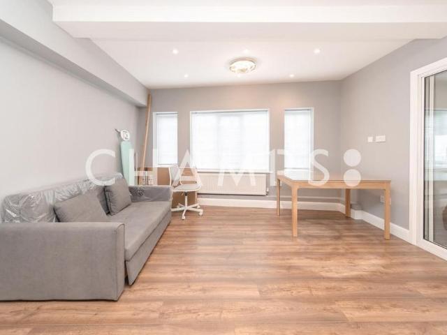4 bedroom flat to rent