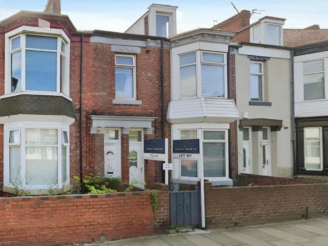 4 bedroom flat to rent