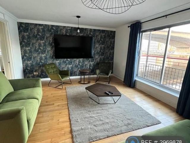 4 bedroom flat to rent
