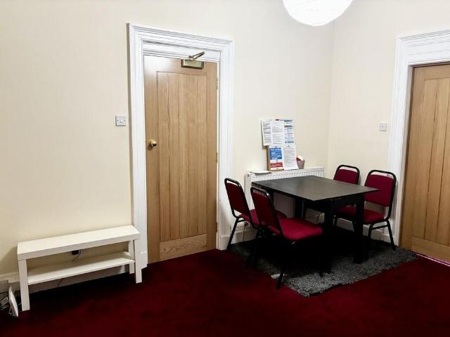 4 bedroom flat to rent