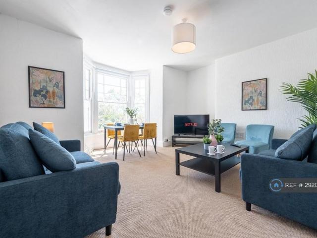 4 bedroom flat to rent