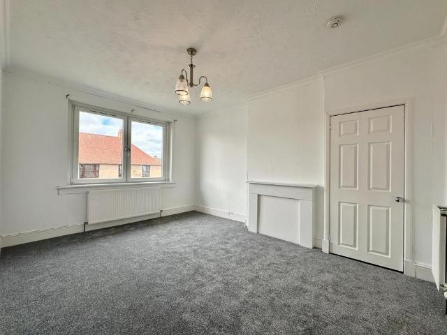 4 bedroom flat to rent