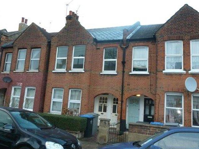 4 bedroom flat to rent