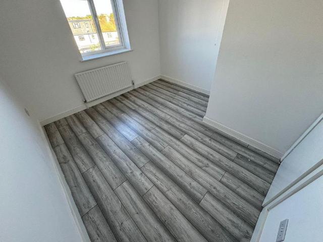 4 bedroom flat to rent
