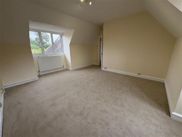 4 bedroom flat to rent