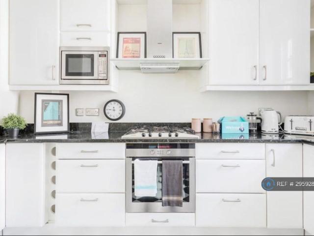 4 bedroom flat to rent