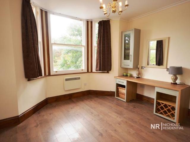 4 bedroom flat to rent