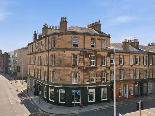 4 bedroom flat to rent