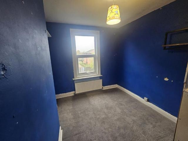 4 bedroom flat to rent