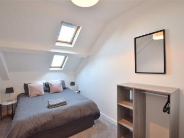 4 bedroom flat to rent