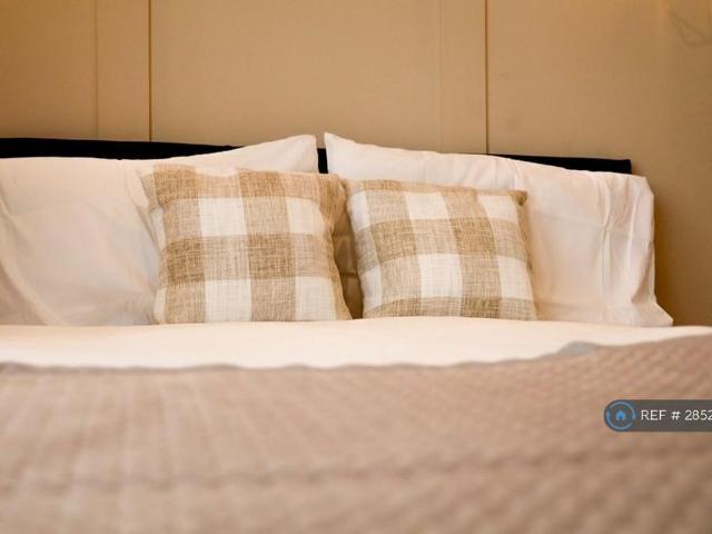 4 bedroom flat to rent
