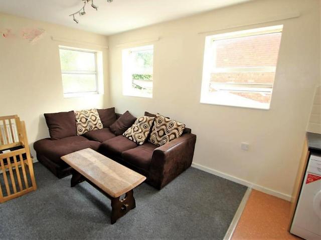 4 bedroom flat to rent